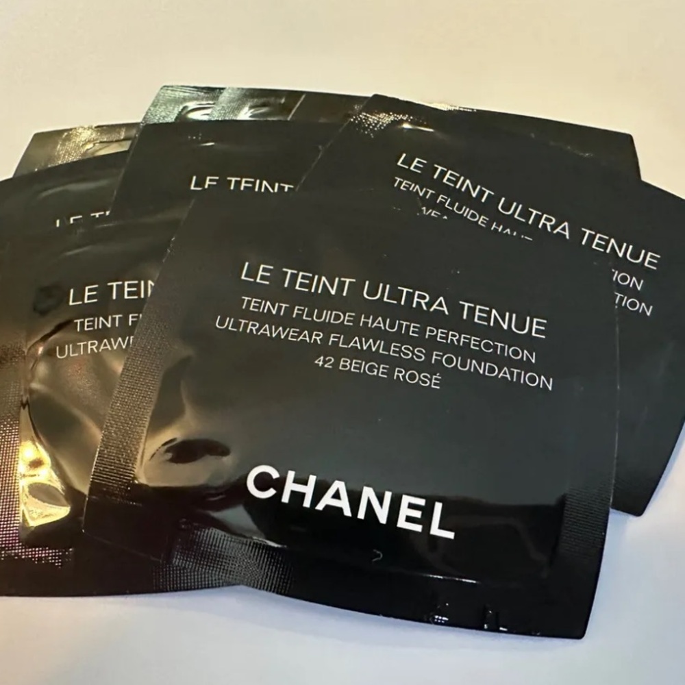 Chanel Le Teint Ultra Tenue Ultrawear Flawless Foundation 42 Beige Rosé